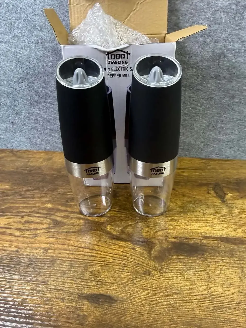 Jiasling Gravity Electric Salt and Pepper Mill Set with LED Light